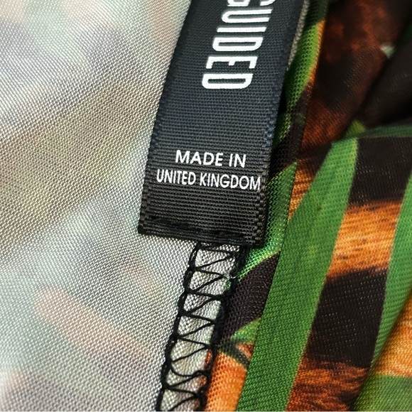 ❤️ MISSGUIDED Tropical Print Long Sleeve Top 8 - Picture 7 of 13